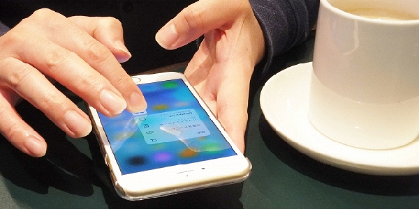 寝る前にスマホやPCを使わない